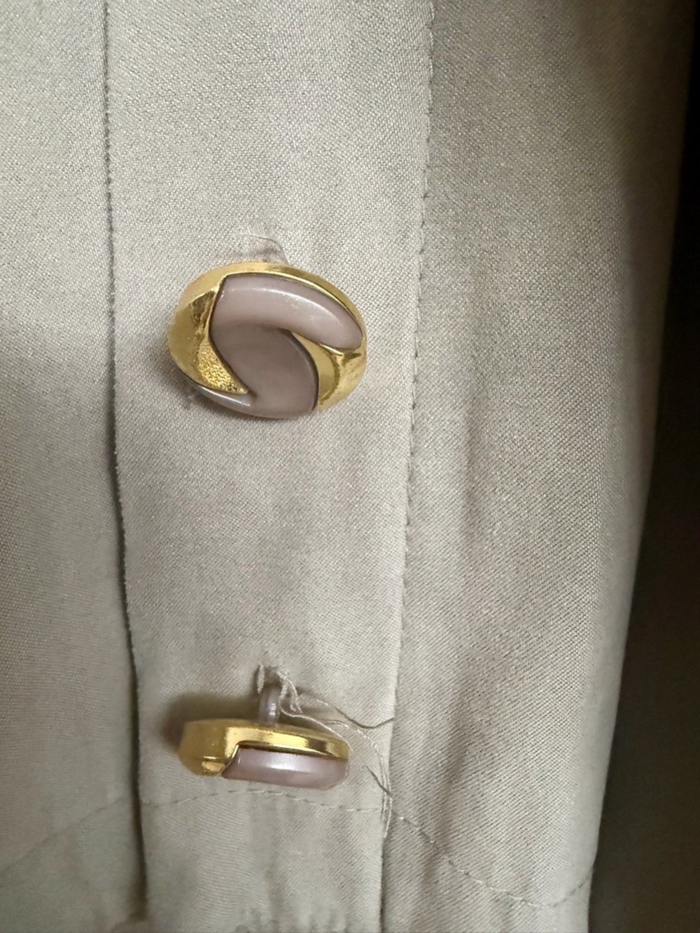 Classic Beige Trench Coat - Picture 5 of 6